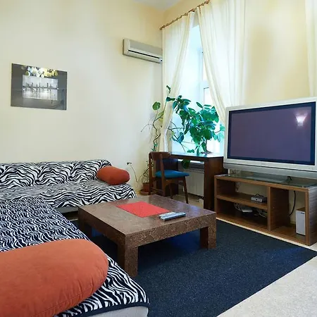 Daire Home-hotel On Maidan Nezalezhnosti Square Kiev